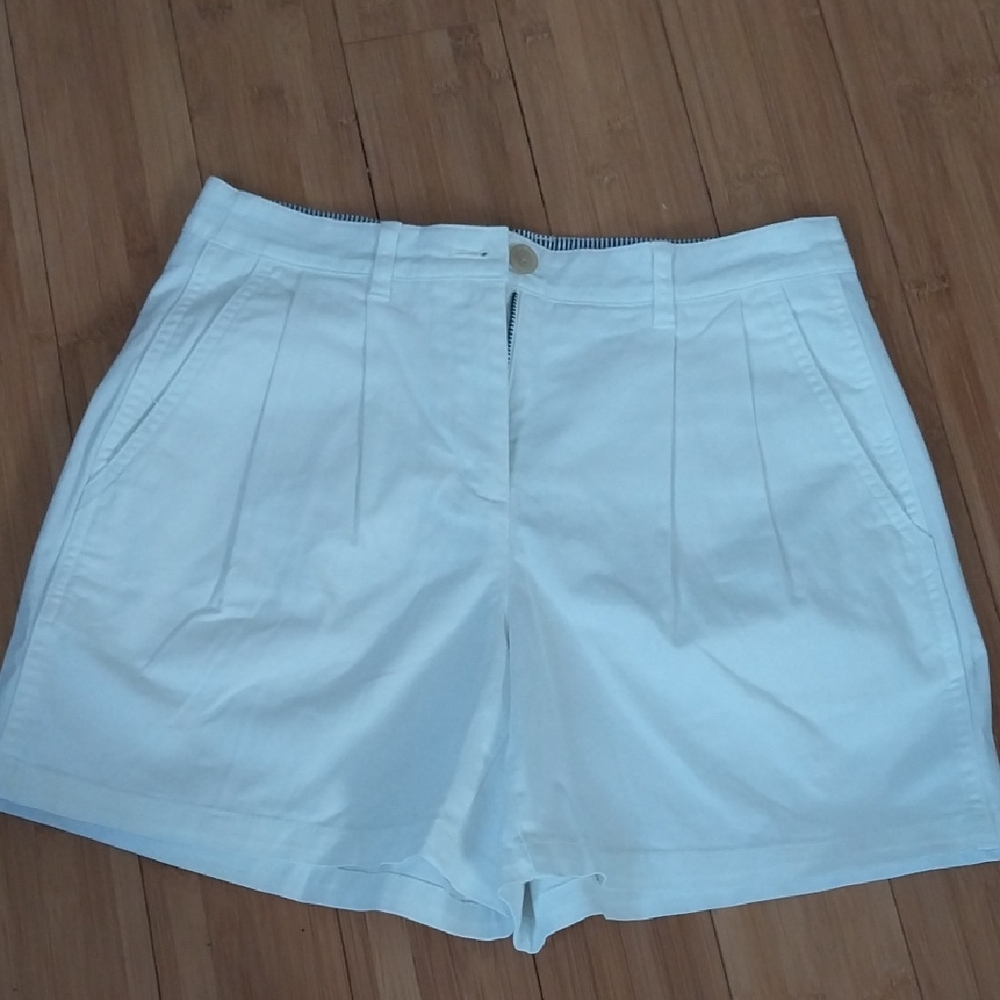 J. Crew White Pleated Front Shorts Size 0